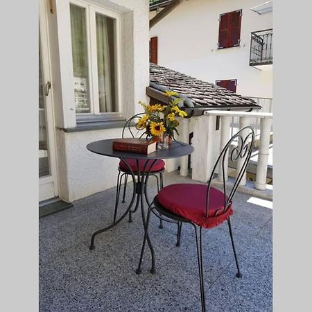 Bezauberndes Haus Fuer Erholsame Ferien Im Puschlav Vila Campascio Exterior foto