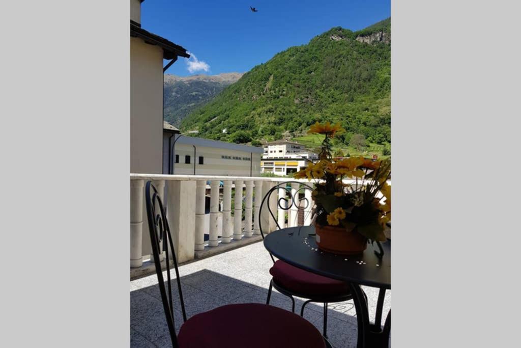 Bezauberndes Haus Fuer Erholsame Ferien Im Puschlav Vila Campascio Exterior foto