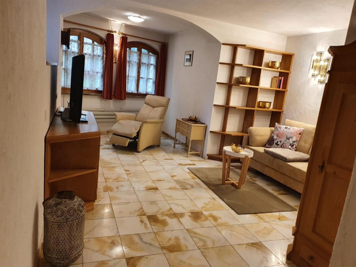 Bezauberndes Haus Fuer Erholsame Ferien Im Puschlav Vila Campascio Exterior foto